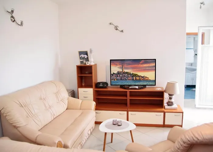 Apartment Matika, Terrace Apartment 10 Minutes Walk From Center